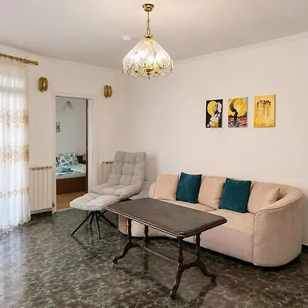 A Nostalgic Getaway In Plovdiv's Historic Quarter By Flat Mаnager *