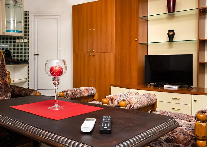 A Nostalgic Getaway In Plovdiv's Historic Quarter By Flat Mаnager Apartment *