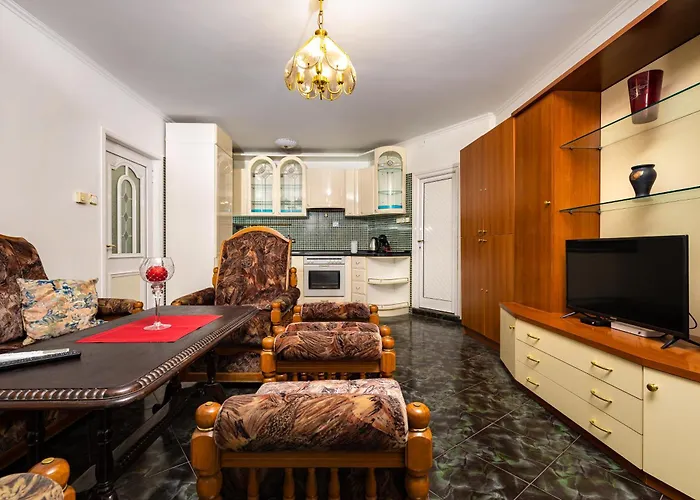 A Nostalgic Getaway In Plovdiv's Historic Quarter By Flat Mаnager Apartment